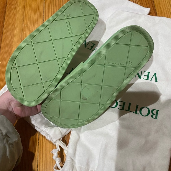 Bottega Veneta Rubber Slides - Picture 5 of 13